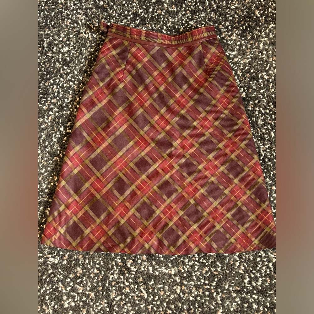 Zara mid length skirt - 90s vintage. Excellent condition